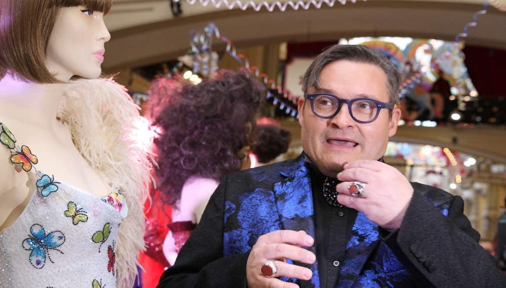 А король-то не голый!