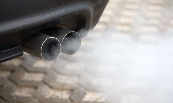 Полиция спасла новосибирца, пытавшегося отравиться выхлопным газом из-за несчастной любви