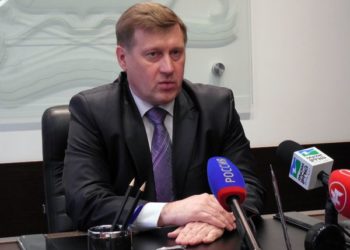 Анатолий Локоть подал в суд на ОНФ за заявления о заоблачной пенсии главы города