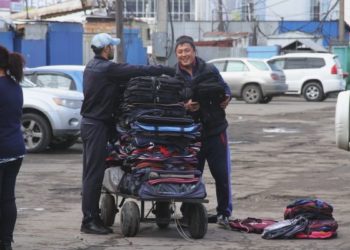 Продавцам Гусинки позволили поторговать еще два дня