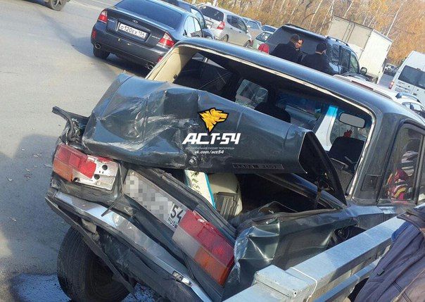 В Дзержинском районе произошло ДТП с участием шести автомобилей