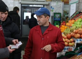 В преддверии Дня народного единства полиция устроила облаву на Хилокском рынке