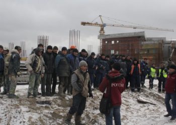 Новосибирский аквапарк строили нелегалы