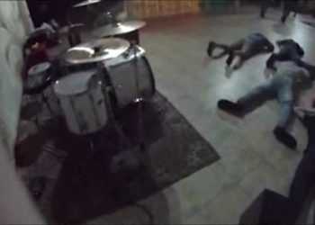 Спецслужбы накрыли крупную сходку нацистов в коттедже под Новосибирском