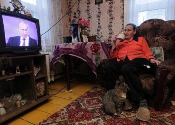 Пять процентов россиян покинули «партию телевизора», новосибирцы остались у голубых экранов