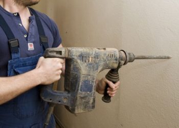 Непонятная тишина