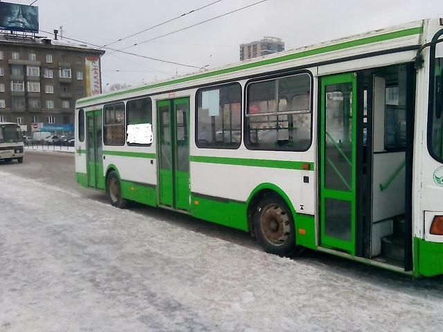Девушка скоропостижного скончалась в новосибирском автобусе