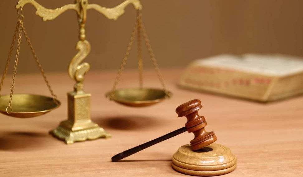 Мать задушила новорожденного, а затем исколола металлической заколкой