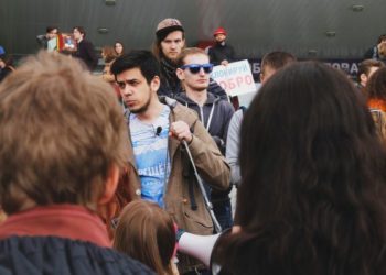 Полиция Новосибирска задержала осужденного Лоскутова на выходе из суда