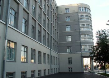 Среднемесячный доход членов новосибирского правительства составил 276 тысяч рублей