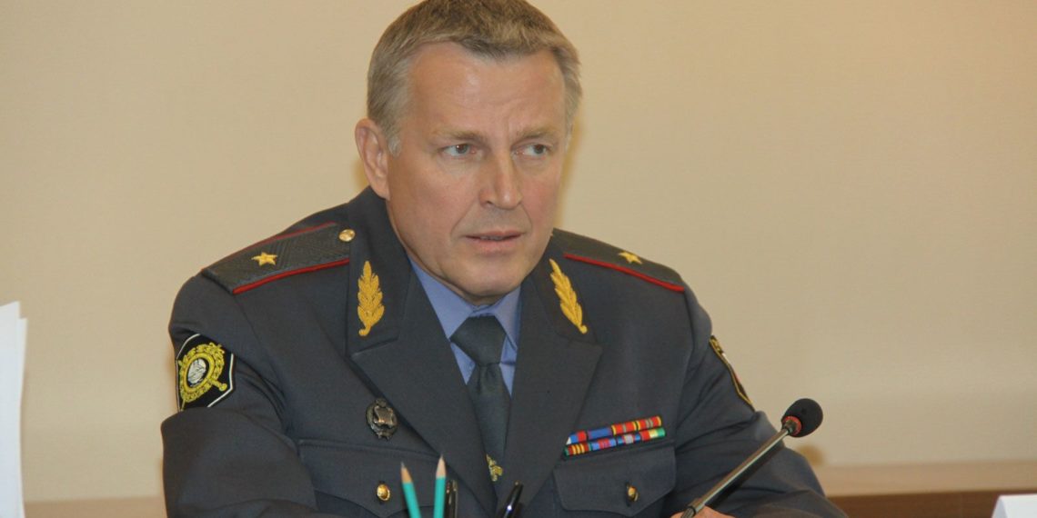 Путин уволил начальника МВД на транспорте по СФО Аркадия Иванова