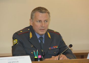 Путин уволил начальника МВД на транспорте по СФО Аркадия Иванова