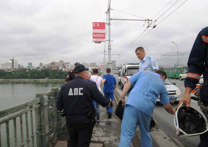 Двух женщин-самоубийц спасли сегодня утром в Новосибирске