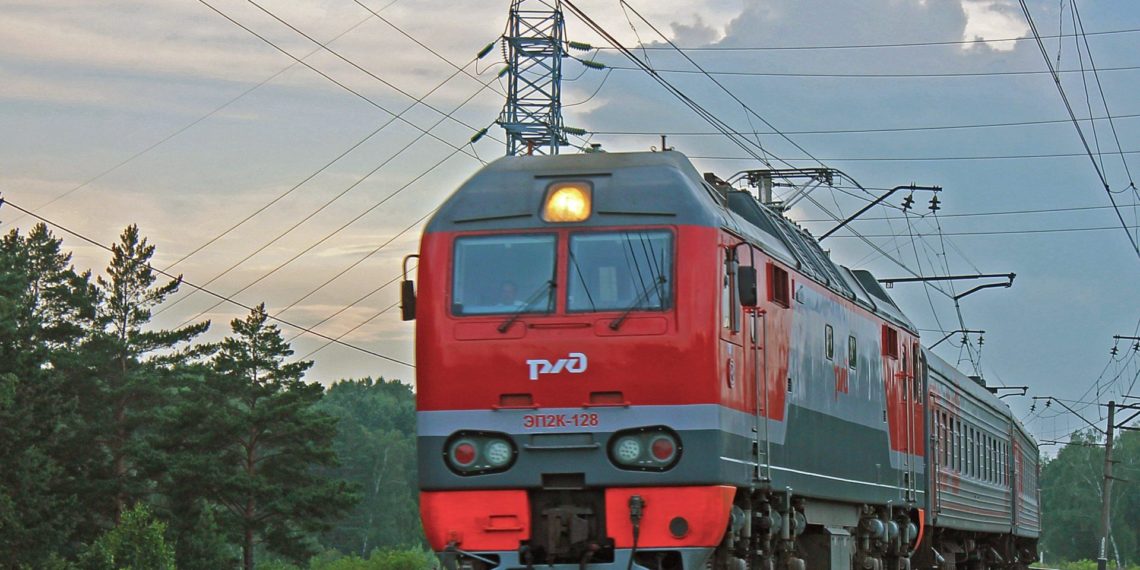 Нетрезвые супруги из Новосибирска устроили разборку в поезде из-за мест в плацкарте