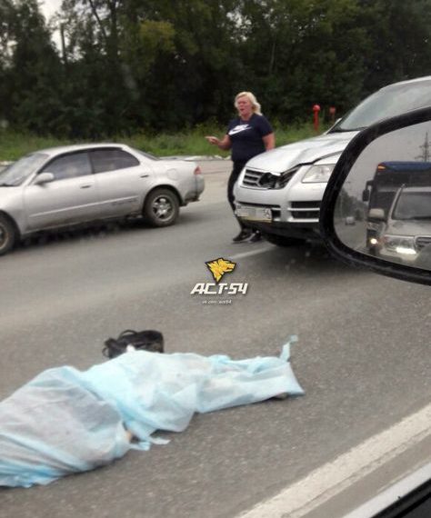 Новосибирская пенсионерка погибла под колесами Volkswagen Touareg