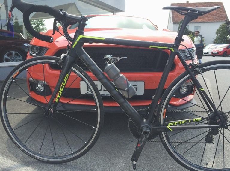 Стрельбой из пистолета закончился конфликт водителя иномарки и велосипедистов в Новосибирске