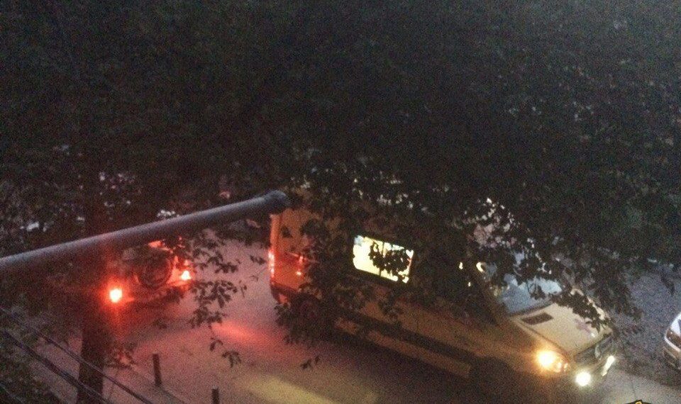 Ребенок выжил после падения с балкона третьего этажа в Новосибирске