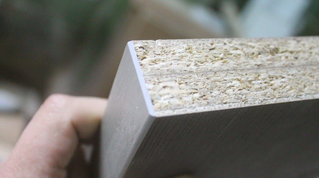 Кусок ДСП вместо дорогого мобильника получил по почте житель Бердска