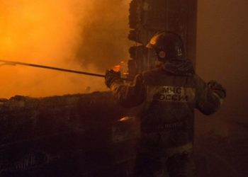 Мэр Новосибирска распорядился найти жилье семье, оставшейся без крыши над головой из-за пожара