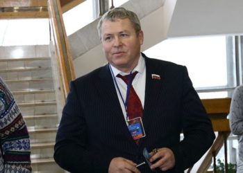 Попытавшегося возглавить новосибирских единороссов депутата исключают из партии
