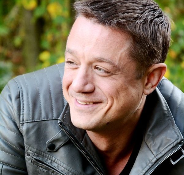 Мужику надо жениться лет в 35