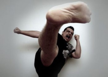 Охранник новосибирского магазина избил подростка, заподозрив его в воровстве