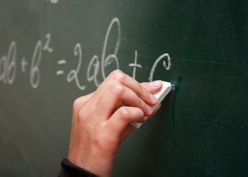 Педагог новосибирского лицея, заподозренная в оказании интим-услуг, написала заявление о клевете