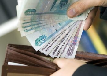 Директор домостроительного комбината в Линево три месяца не платил зарплату 526 работникам