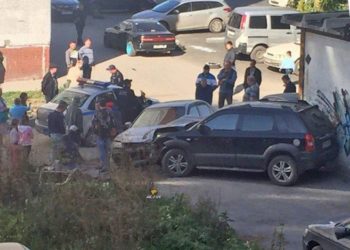 Пьяный водитель сбил девушку и протаранил четыре машины в Новосибирске