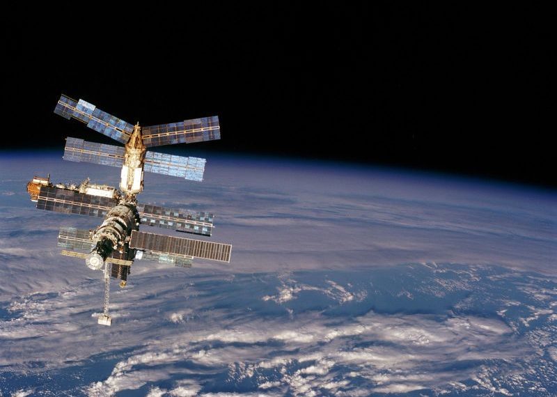 Филевы и «Роскосмос» договорились строить орбитальный космодром для полетов к Луне и Марсу