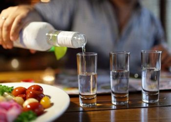 Новосибирская водка да сушки. «Роскачество» назвало самые качественные товары