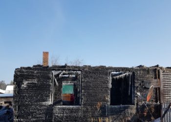 Дом активиста, выступающего против вырубки лесов в Горном Алтае, сгорел после пикета в Новосибирске