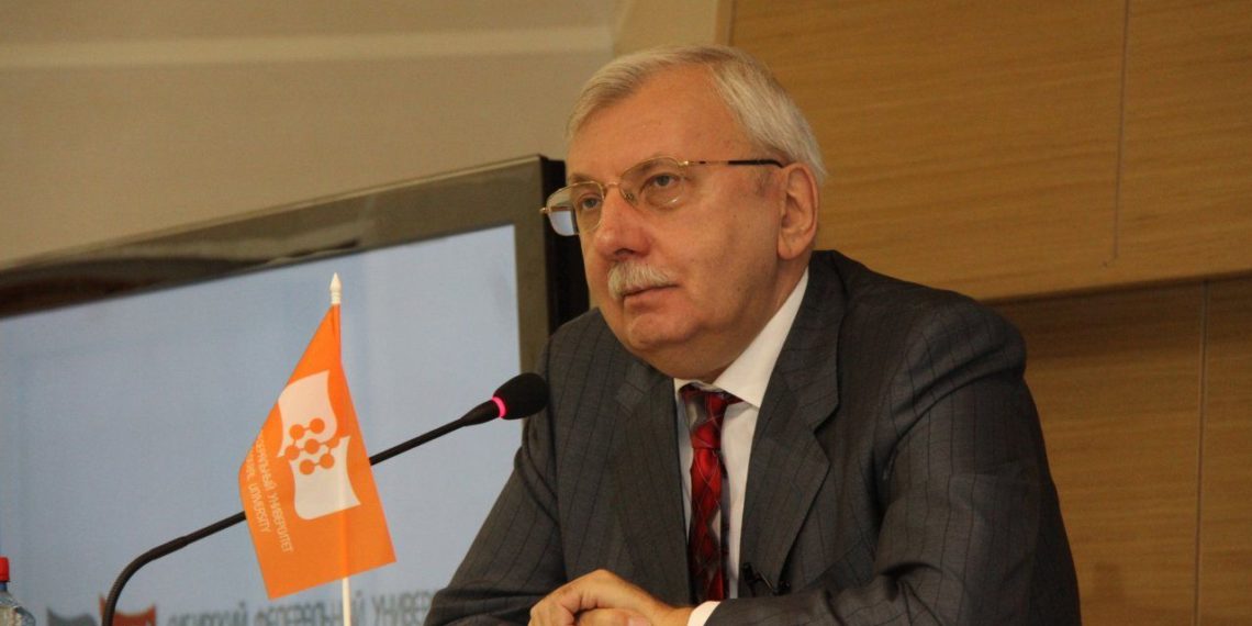 Студенты НГУ бойкотировали выступление декана из Москвы после вопроса о Слуцком