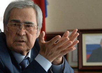 Тулеев пожертвовал семьям погибших в «Зимней вишне» свою зарплату за один день