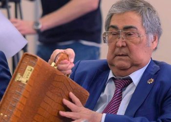 Тулеев стал депутатом через два дня после отставки с поста главы Кузбасса