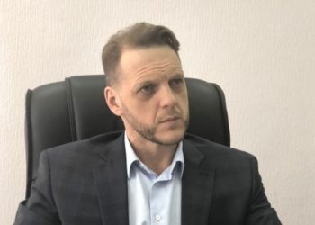 Начальник новосибирской ГЖИ боролся с нарушителями предупреждениями