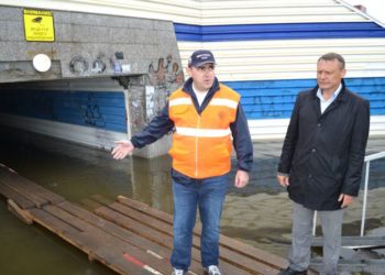 Глава Минтранса прогулялся по местам «Обского городского венецианского фестиваля»