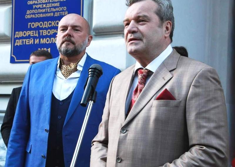 Мент Ларин изменился до неузнаваемости