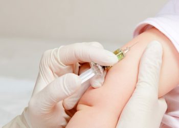 Минздрав ускорил поставку полиомиелитной вакцины в Новосибирскую область