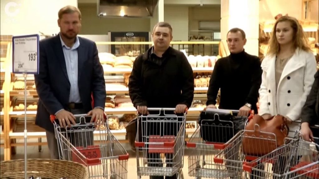 Кадр из передачи телеканала ОТС «Проживу на минимум»