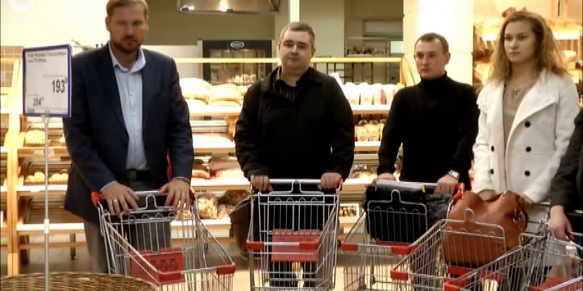 Кадр из передачи телеканала ОТС «Проживу на минимум»