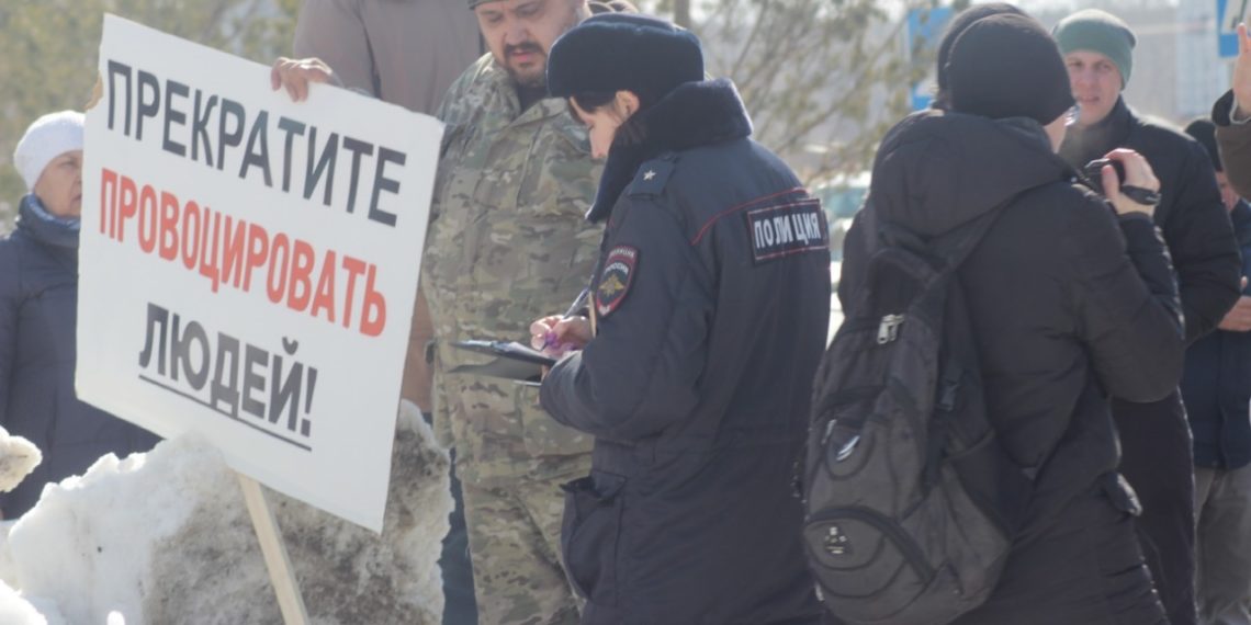 Жители Просторного выступили против политизации своей жизни