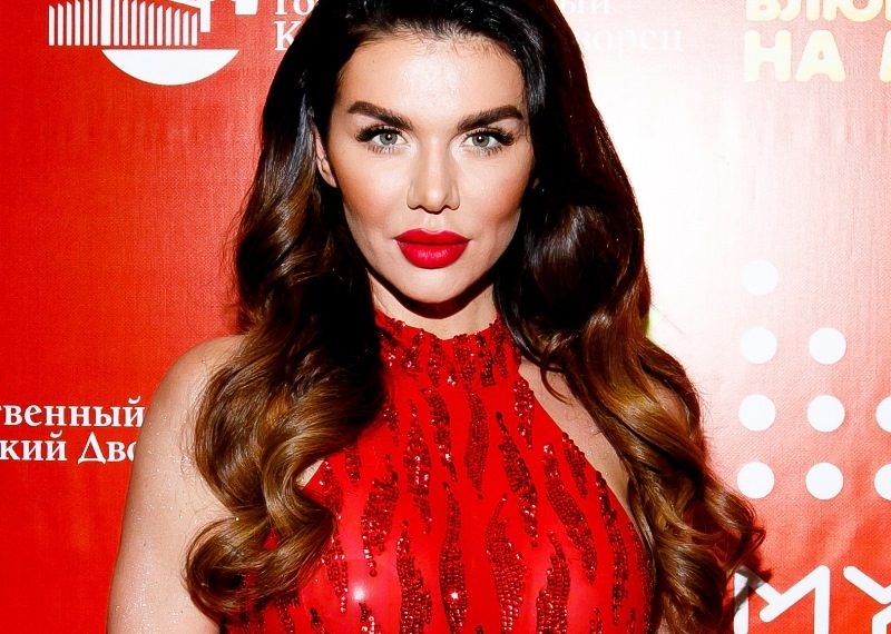 Потому что нельзя быть красивой такой! Седокову подкараулили папарацци