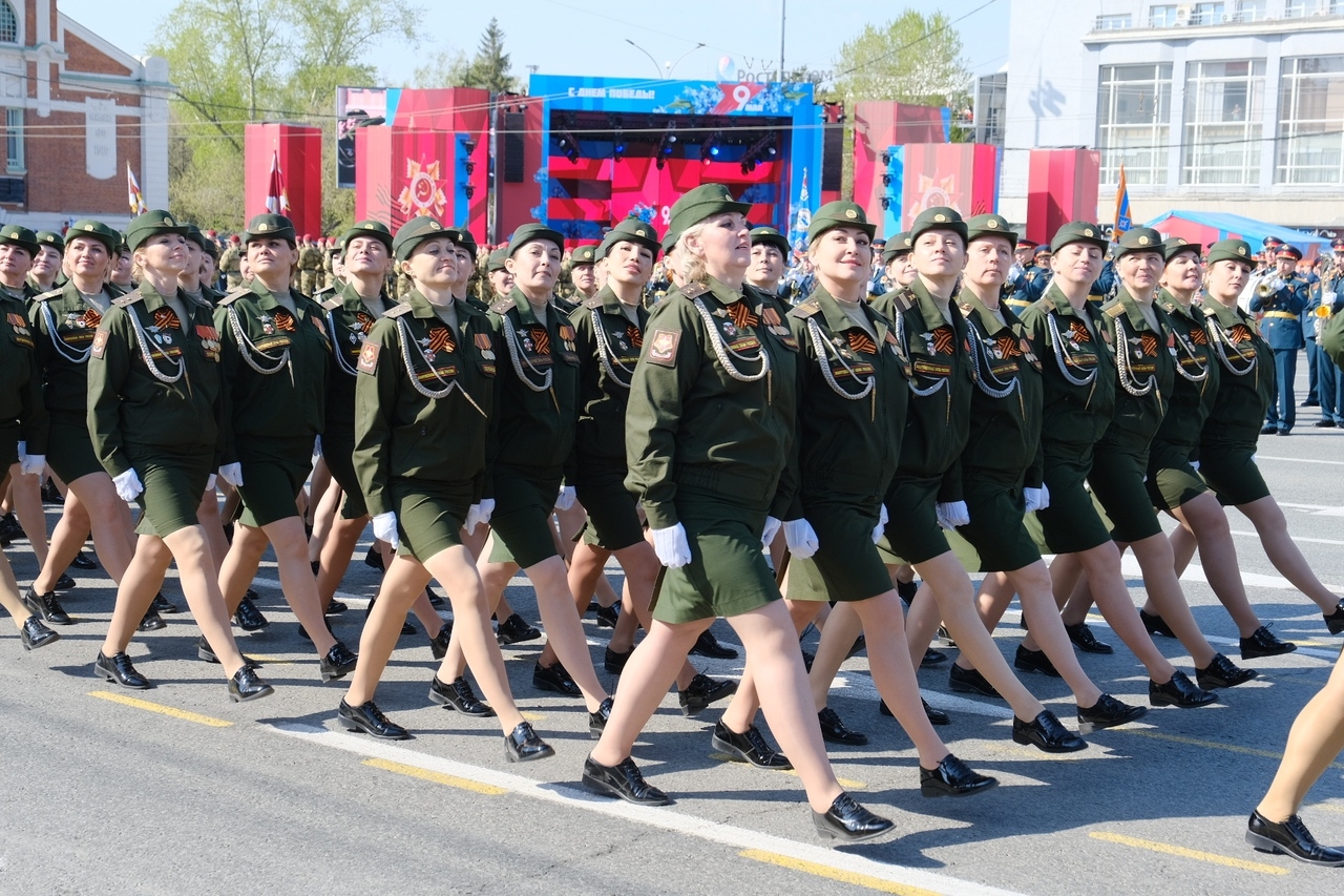 Военный парад-2019 в Новосибирске: лучшие фото с площади Ленина | НДН.Инфо