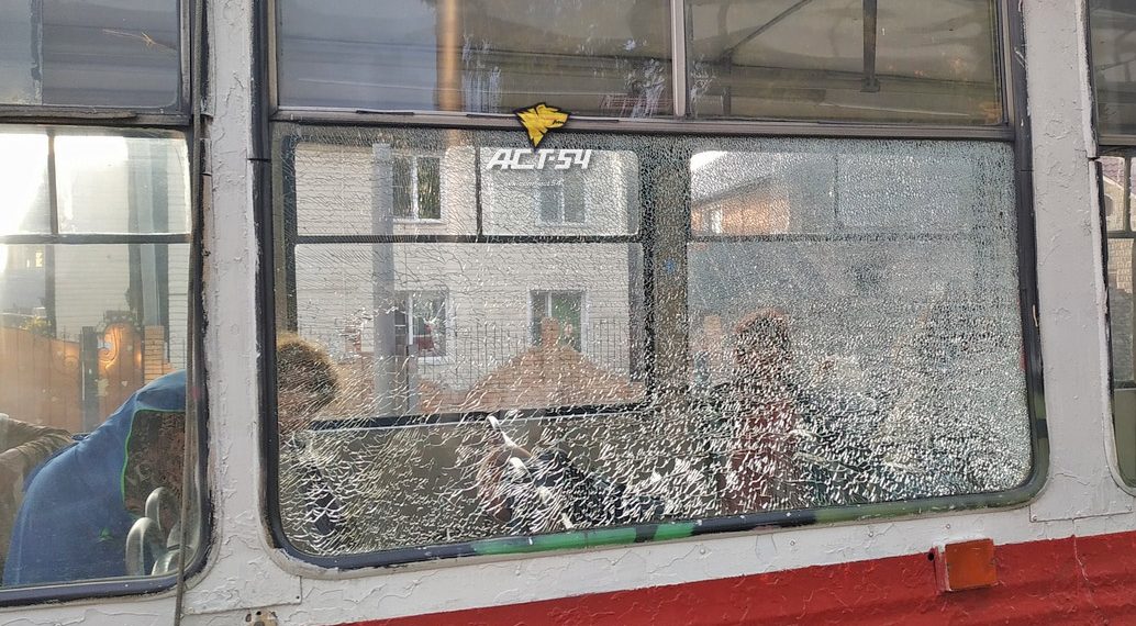 Пострадавший при нападении на 13-й трамвай новосибирец получил контузию глаза