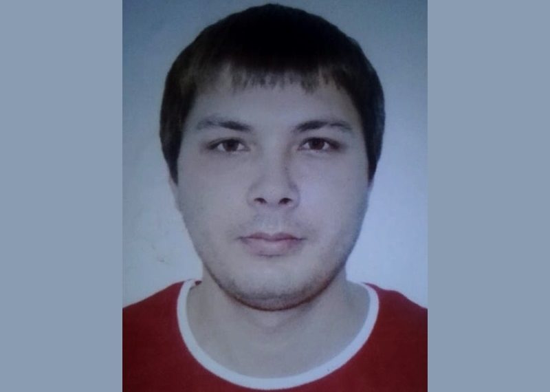 Молодого мужчину без среднего пальца ищут в Новосибирске