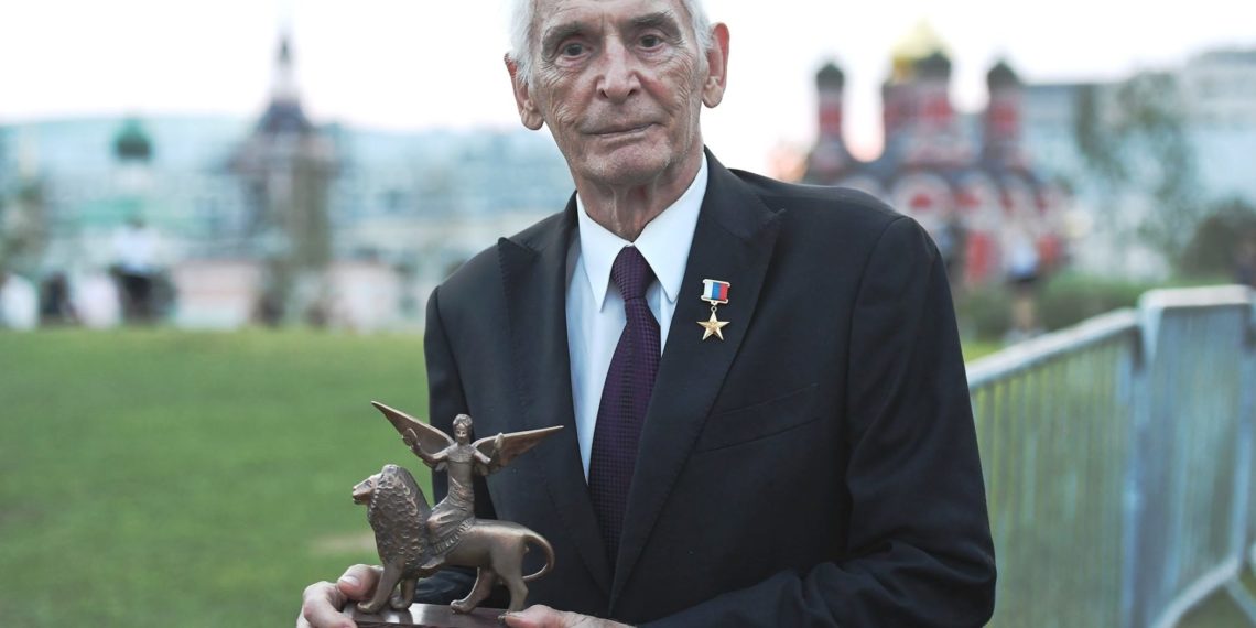 Василий Лановой признан лучшим актером в киноэкранизациях