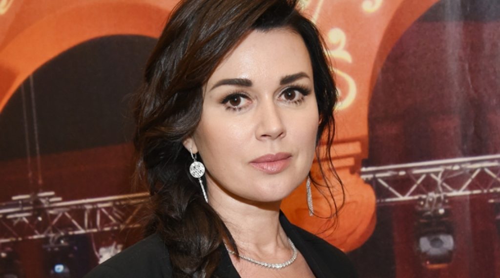 Анастасию Заворотнюк частично парализовало после погружения в кому