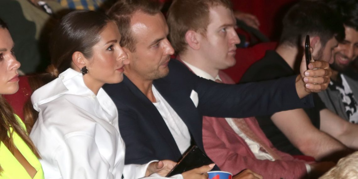 Нюша устроила мужу сеанс смехотерапии