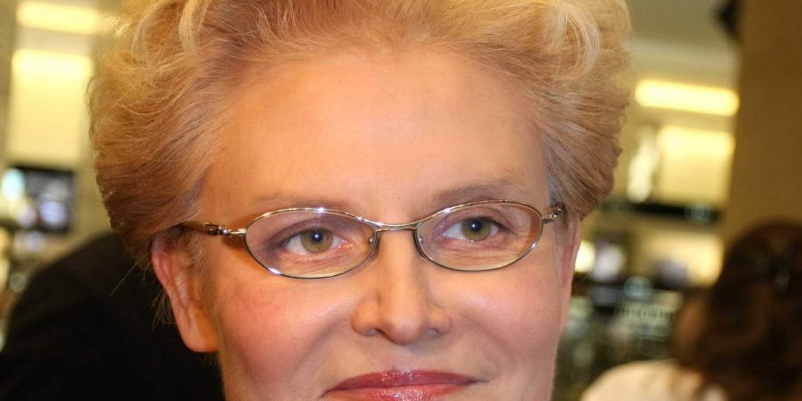 Елена Малышева набрала женскую команду здоровья